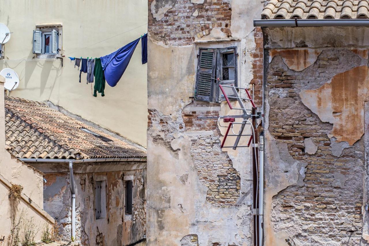 Downtown Apt At Filellinon Corfu  Esterno foto
